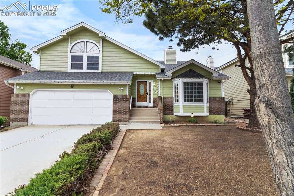 3560 Hickory Hill Dr photo 1 of 26