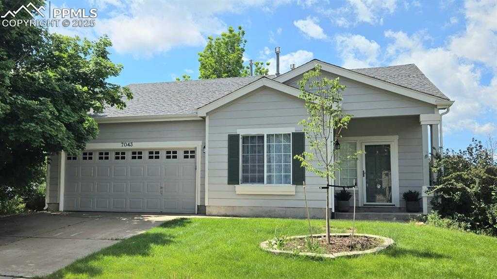 7043 Bonnie Brae Ln photo 1 of 28