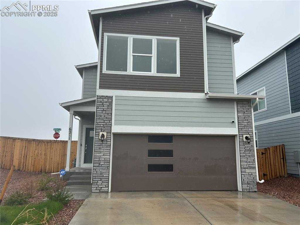 6211 Godwit Ln photo 1 of 34