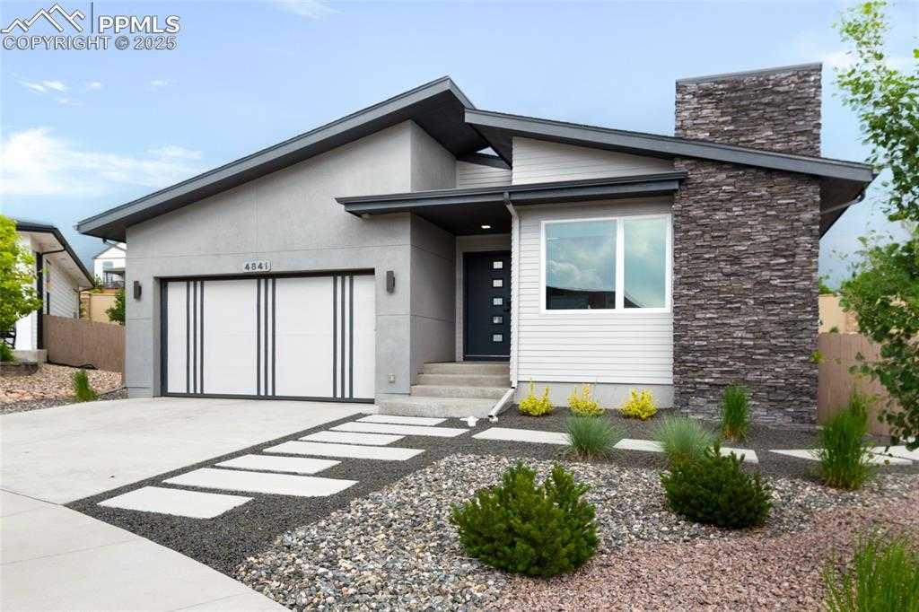 4841 Hanging Lake Cir photo 1 of 49