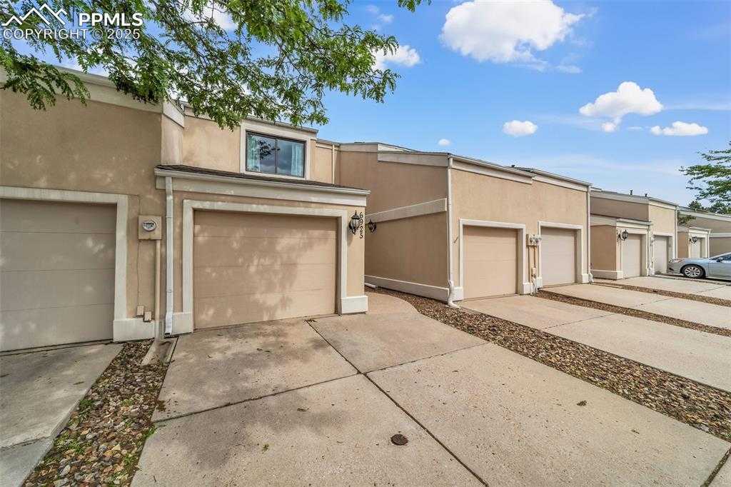 6925 Gayle Lyn Ln photo 1 of 44