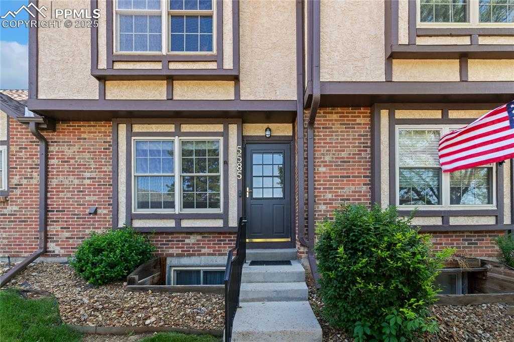 5585 Tamworth Dr photo 1 of 28