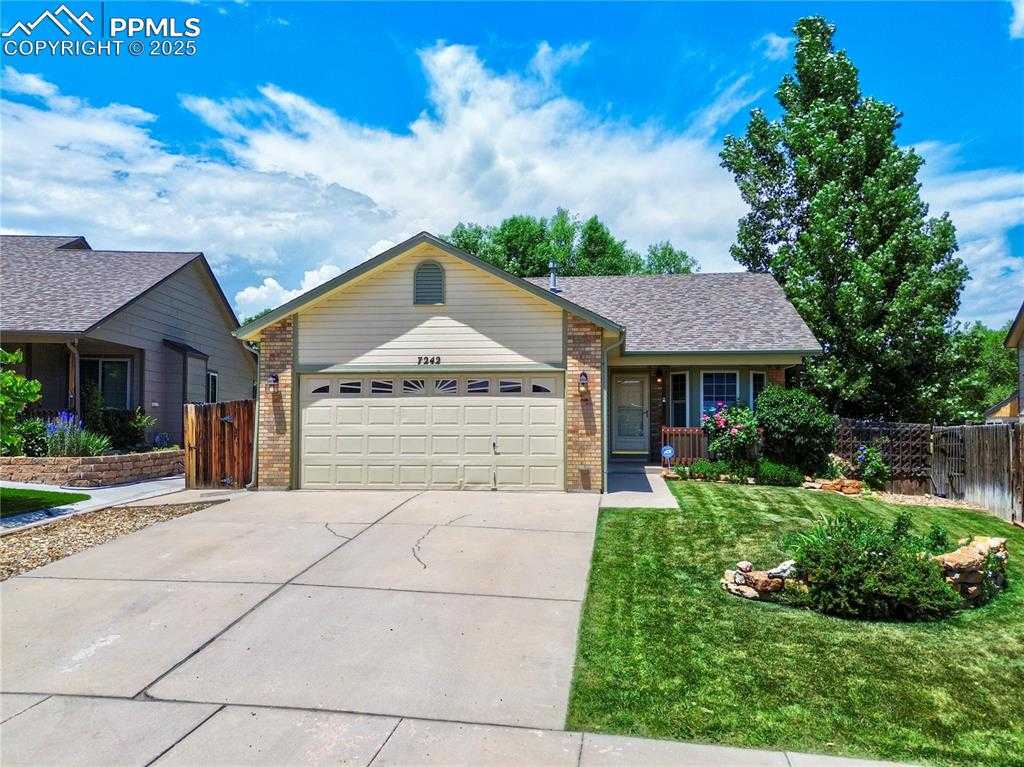 7242 Coral Ridge Dr photo 1 of 39