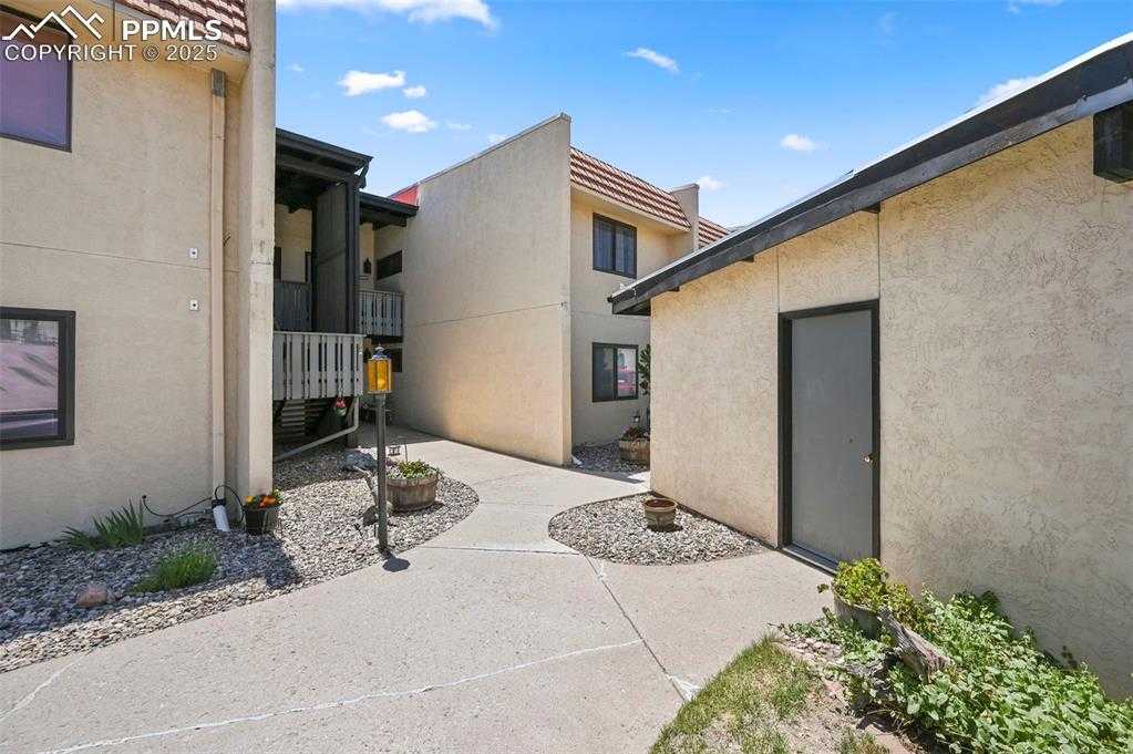 934 Fontmore Rd photo 1 of 37