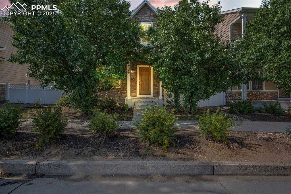 2257 Ellingwood Dr photo 1 of 24
