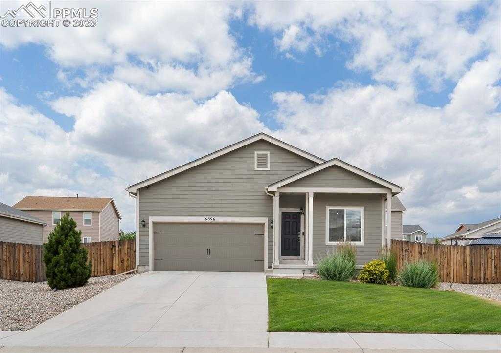 6696 Kearsarge Dr photo 1 of 29