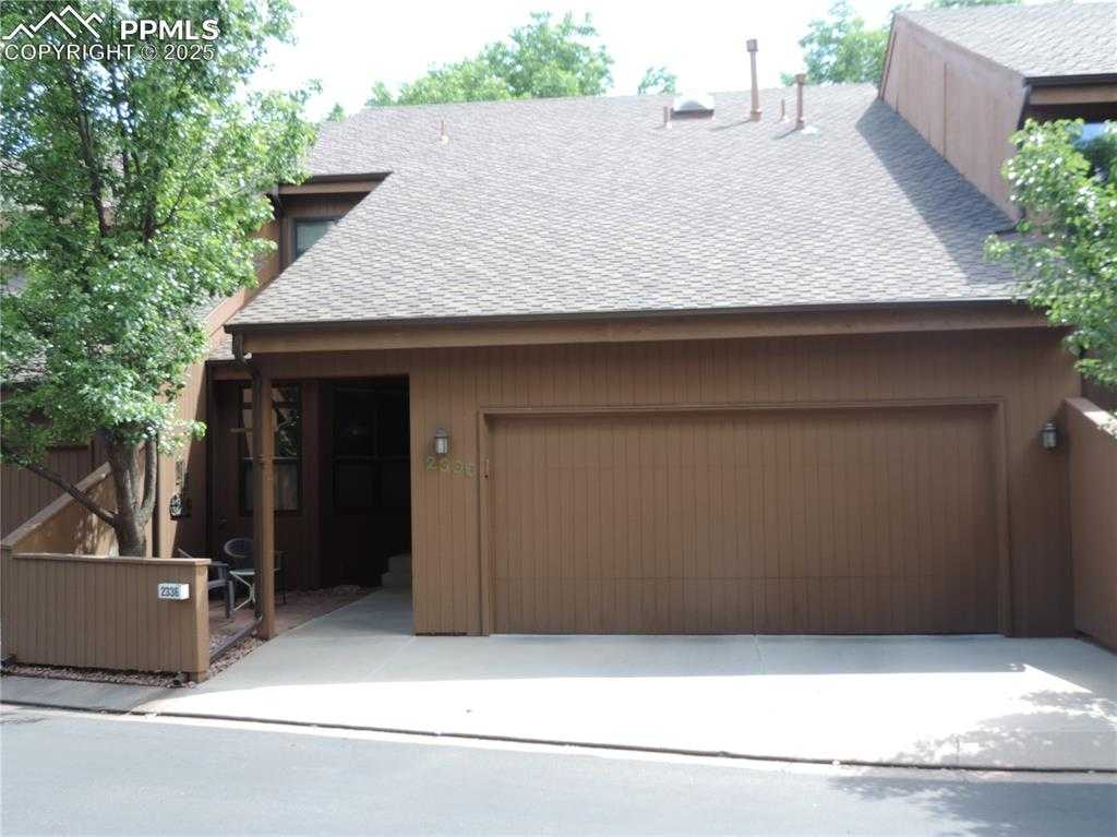 2336 Wood Ave photo 1 of 46