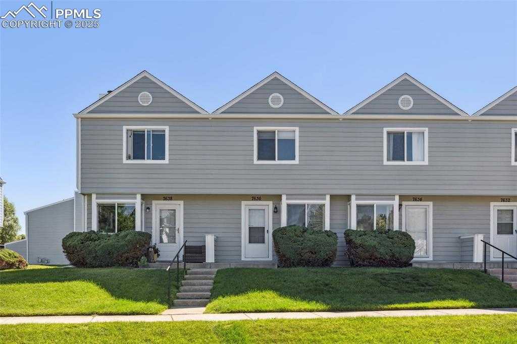 7636 Lexington Manor Dr photo 1 of 24