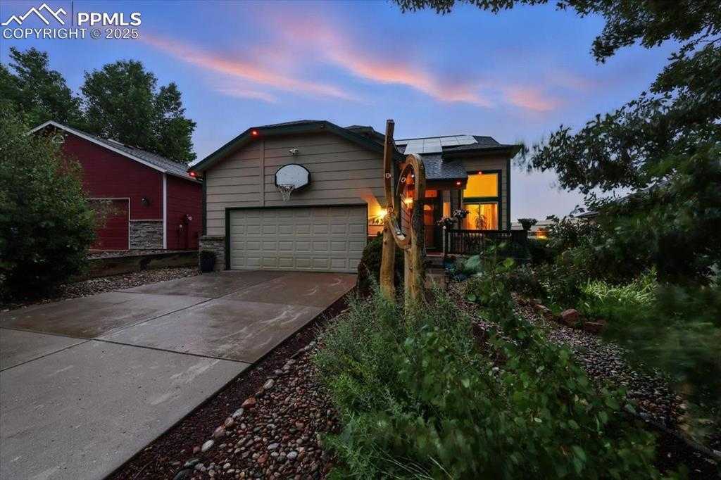 1430 Chesham Cir photo 1 of 44
