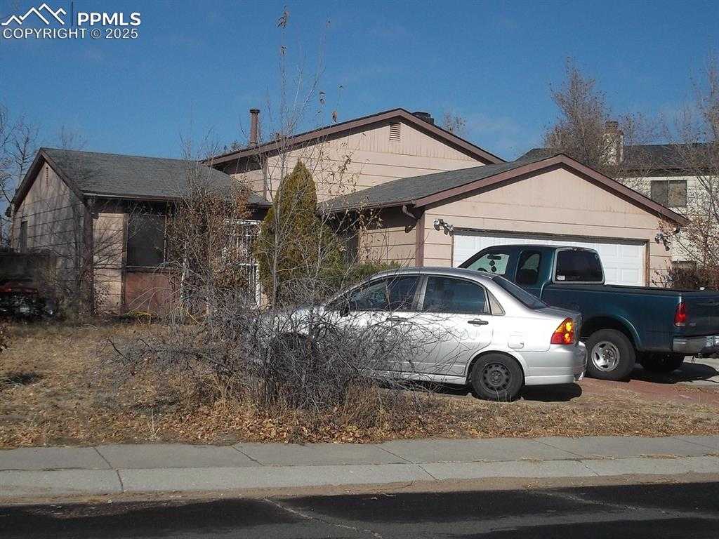 3370 Foxridge Dr photo 1 of 1